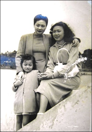 Phung Ha, daughter & granddaughter